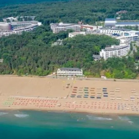 виктория - 홀리데이파크 *